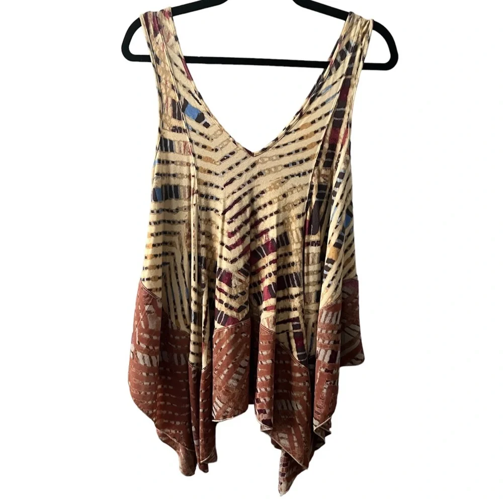 FREE PEOPLE | SLEEVELESS HANDKERCHIEF HEM ASYMMETRICAL TOP - Picture 8 of 9